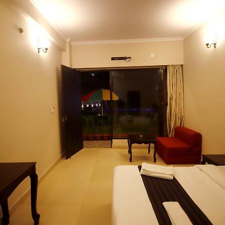Отель Rishikesh Grand Экстерьер фото