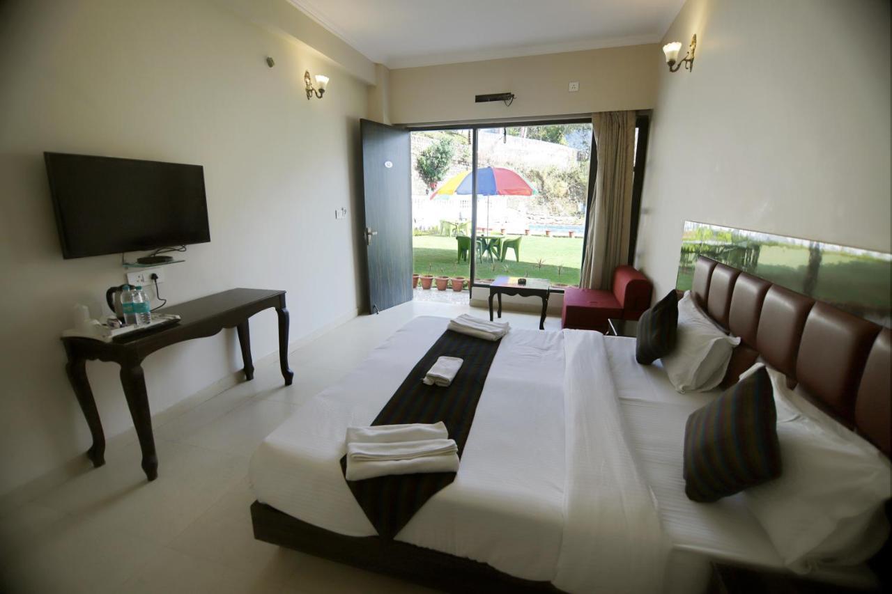 Отель Rishikesh Grand Экстерьер фото