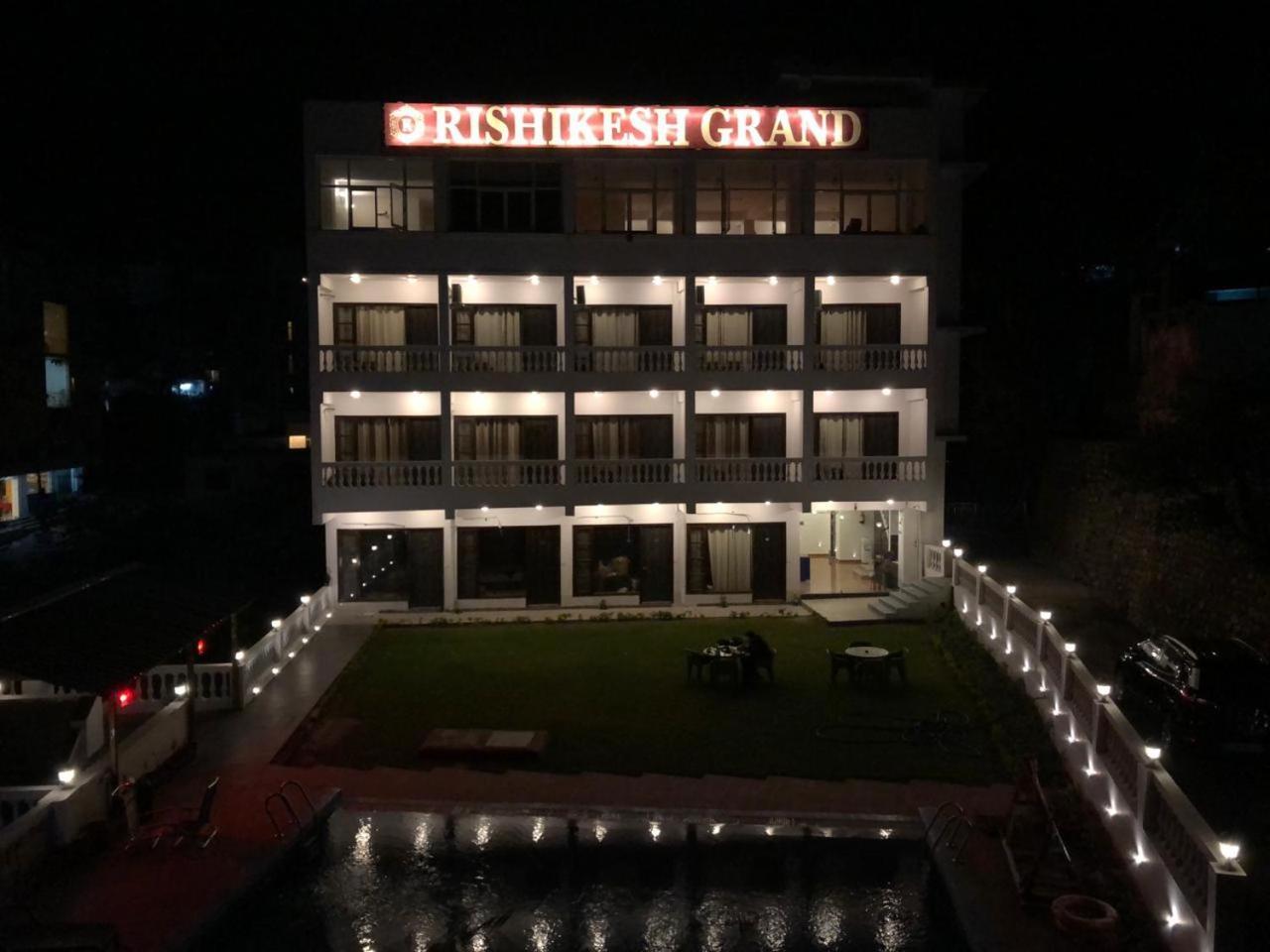 Отель Rishikesh Grand Экстерьер фото