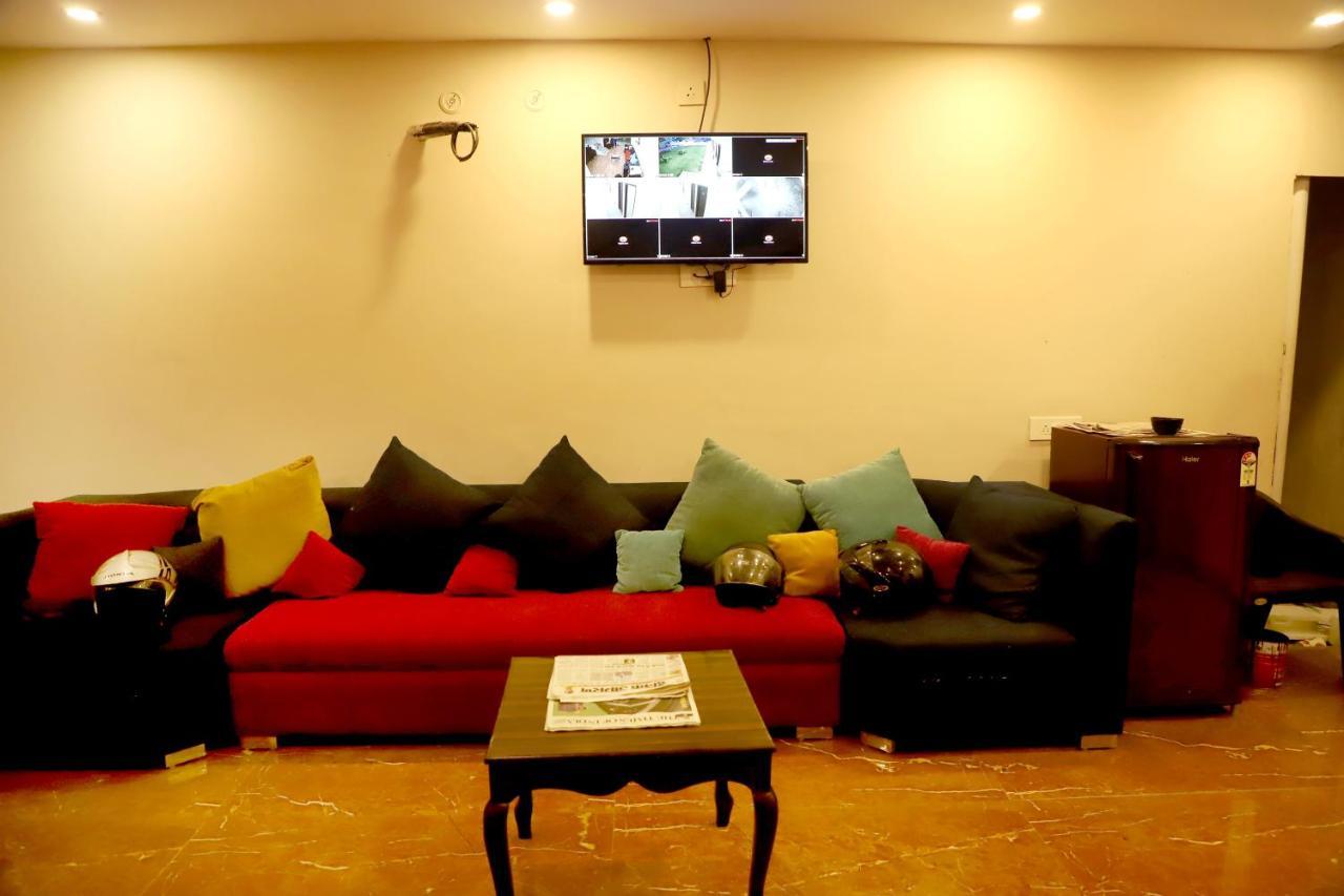 Отель Rishikesh Grand Экстерьер фото