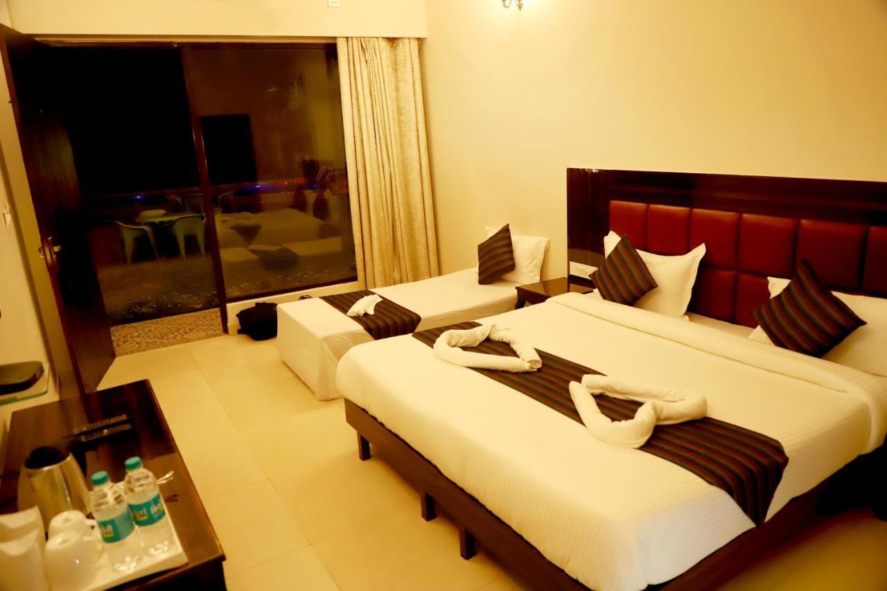 Отель Rishikesh Grand Экстерьер фото