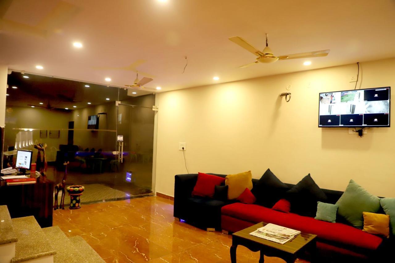 Отель Rishikesh Grand Экстерьер фото